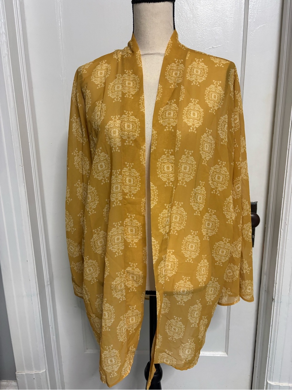 Wonderly Gold Medallion Printed Open Kimono
